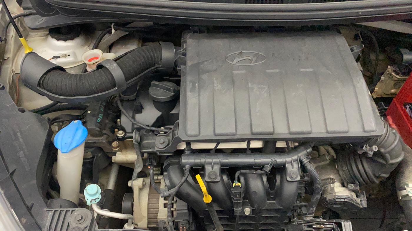 2015 Hyundai Xcent S 1.2, Petrol, Manual, 1,00,913 km, Engine View - Right