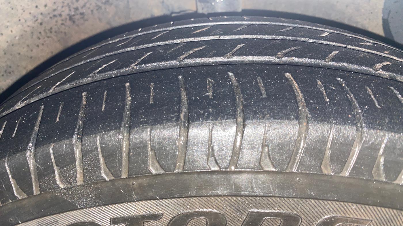 2015 Hyundai Xcent S 1.2, Petrol, Manual, 1,00,913 km, Right Front Tyre Tread