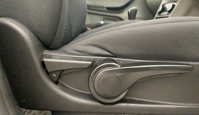 2019 Tata Tiago XZ PLUS PETROL, Petrol, Manual, 29,176 km, Driver Side Adjustment Panel