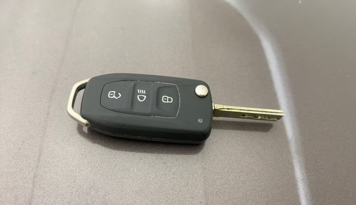 2019 Tata Tiago XZ PLUS PETROL, Petrol, Manual, 29,176 km, Key Close Up