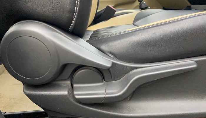 2019 Honda Amaze 1.2L I-VTEC S, Petrol, Manual, 35,615 km, Driver Side Adjustment Panel