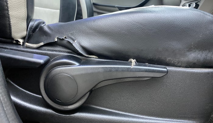 2017 Tata Tiago XZ PETROL, Petrol, Manual, 29,339 km, Driver Side Adjustment Panel