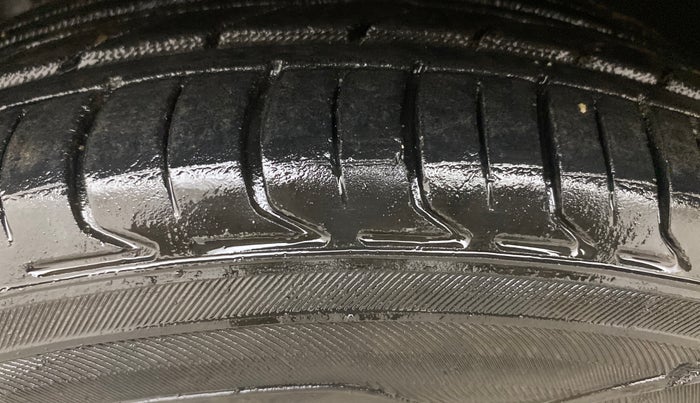 2017 Tata Tiago XZ PETROL, Petrol, Manual, 29,339 km, Left Front Tyre Tread