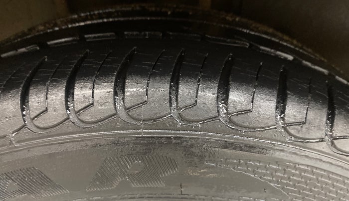 2017 Tata Tiago XZ PETROL, Petrol, Manual, 29,339 km, Right Rear Tyre Tread