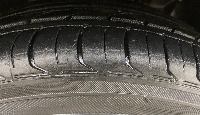 2017 Tata Tiago XZ PETROL, Petrol, Manual, 29,339 km, Right Front Tyre Tread