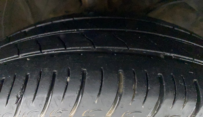 2020 Maruti Baleno DELTA 1.2 K12 AT, Petrol, Automatic, 34,222 km, Right Front Tyre Tread