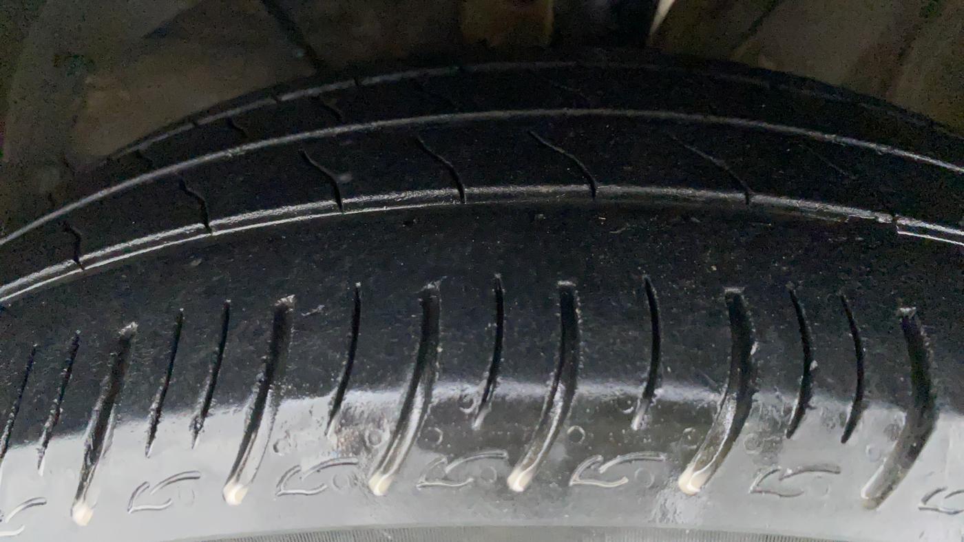 2020 Maruti Baleno DELTA 1.2 K12 AT, Petrol, Automatic, 34,222 km, Left Front Tyre Tread