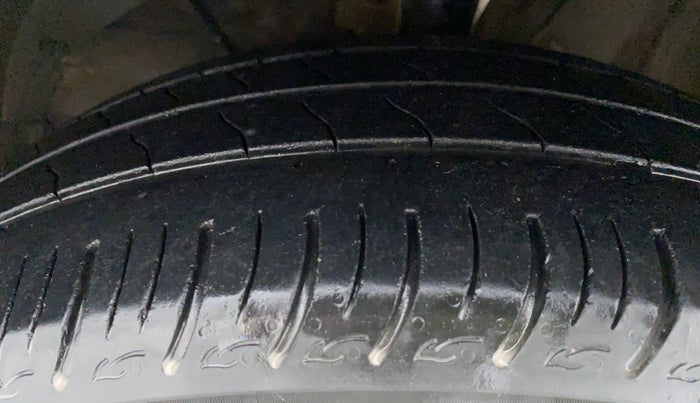 2020 Maruti Baleno DELTA 1.2 K12 AT, Petrol, Automatic, 34,222 km, Left Front Tyre Tread