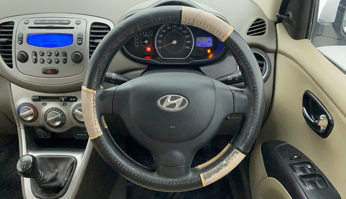 2016 Hyundai i10 SPORTZ 1.1, Petrol, Manual, 71,733 km, Steering Wheel Close Up