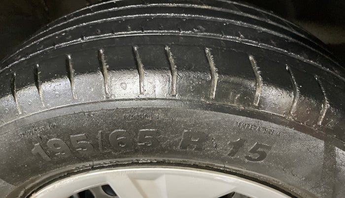 2021 Hyundai VENUE S+ 1.2, Petrol, Manual, 53,388 km, Right Front Tyre Tread