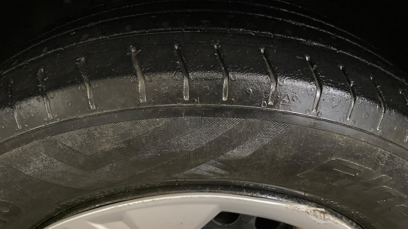 2021 Hyundai VENUE S+ 1.2, Petrol, Manual, 53,388 km, Left Front Tyre Tread