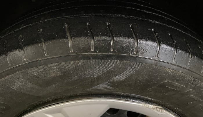 2021 Hyundai VENUE S+ 1.2, Petrol, Manual, 53,388 km, Left Front Tyre Tread