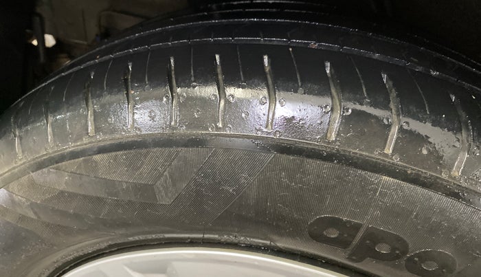 2021 Hyundai VENUE S+ 1.2, Petrol, Manual, 53,388 km, Right Rear Tyre Tread