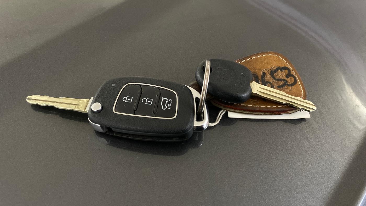2021 Hyundai VENUE S+ 1.2, Petrol, Manual, 53,388 km, Key Close Up