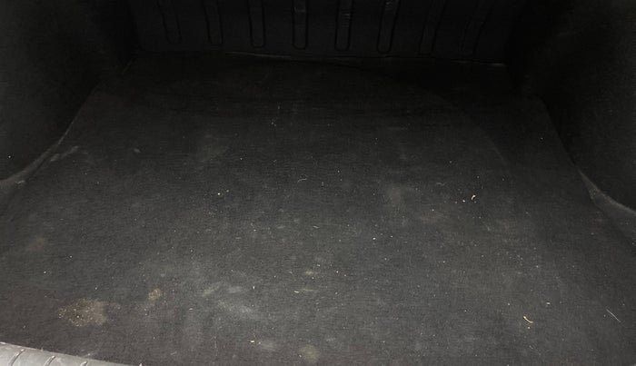 2017 Hyundai Verna 1.6 CRDI SX + AT, Diesel, Automatic, 84,837 km, Boot Inside