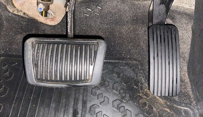 2017 Hyundai Verna 1.6 CRDI SX + AT, Diesel, Automatic, 84,837 km, Pedals