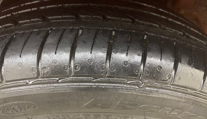 2017 Hyundai Verna 1.6 CRDI SX + AT, Diesel, Automatic, 84,837 km, Left Rear Tyre Tread