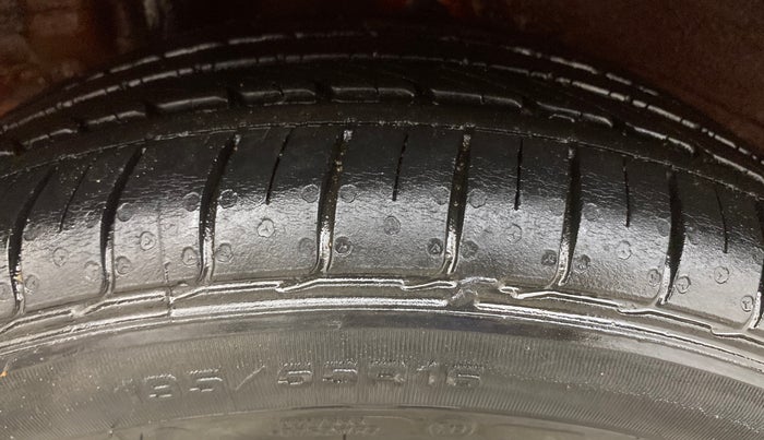 2017 Hyundai Verna 1.6 CRDI SX + AT, Diesel, Automatic, 84,837 km, Right Rear Tyre Tread