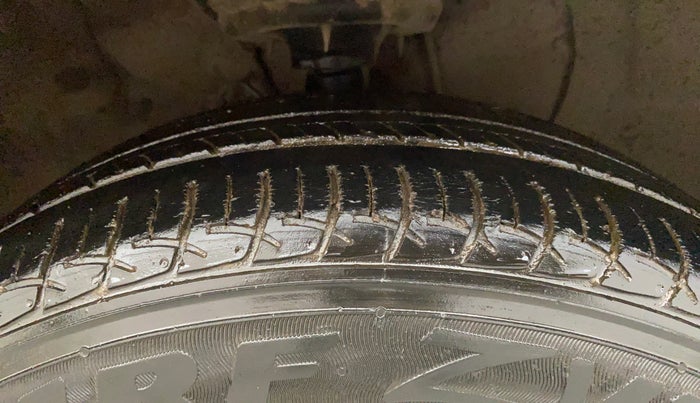 2019 Hyundai Elite i20 SPORTZ PLUS 1.2, Petrol, Manual, 37,761 km, Right Front Tyre Tread