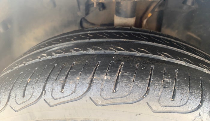 2022 Tata ALTROZ XT DIESEL, Diesel, Manual, 32,769 km, Left Front Tyre Tread