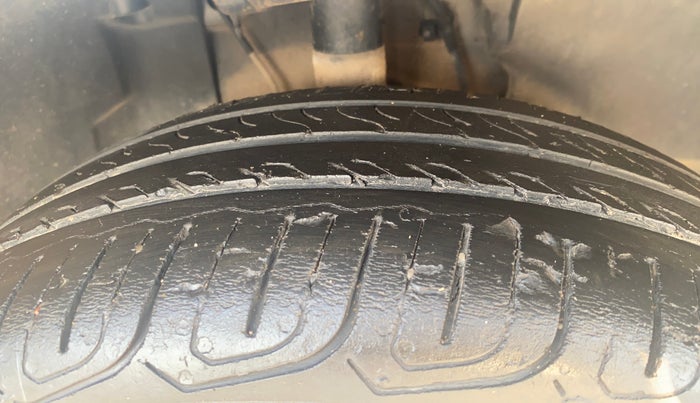 2022 Tata ALTROZ XT DIESEL, Diesel, Manual, 32,769 km, Right Front Tyre Tread