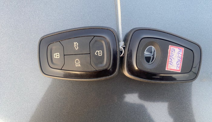 2022 Tata ALTROZ XT DIESEL, Diesel, Manual, 32,769 km, Key Close Up