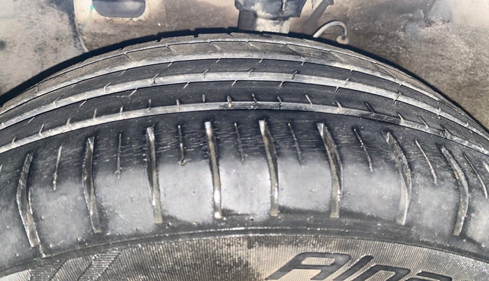 2015 Hyundai Elite i20 ASTA 1.4 CRDI, Diesel, Manual, 71,195 km, Left Front Tyre Tread