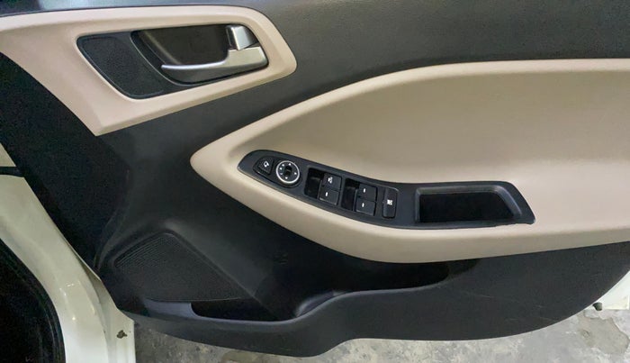 2015 Hyundai Elite i20 ASTA 1.4 CRDI, Diesel, Manual, 71,195 km, Driver Side Door Panels Control