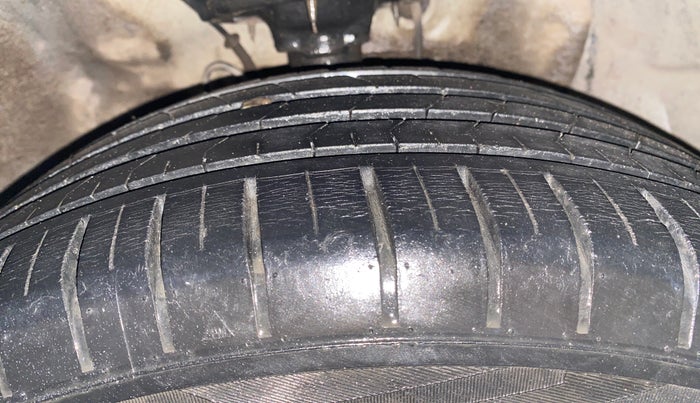 2015 Hyundai Elite i20 ASTA 1.4 CRDI, Diesel, Manual, 71,195 km, Right Front Tyre Tread