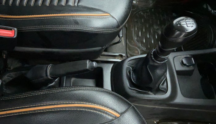 2019 Renault Kwid RXT 0.8, Petrol, Manual, 49,984 km, Gear Lever
