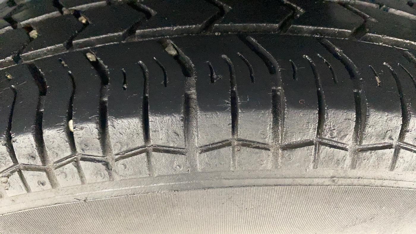 2016 Maruti Swift Dzire VXI, Petrol, Manual, 35,443 km, Left Rear Tyre Tread