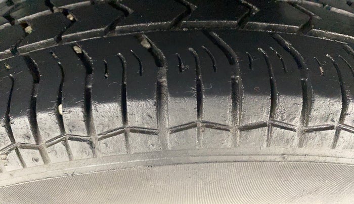 2016 Maruti Swift Dzire VXI, Petrol, Manual, 35,443 km, Left Rear Tyre Tread