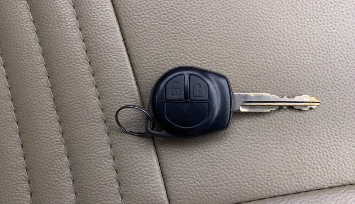 2016 Maruti Swift Dzire VXI, Petrol, Manual, 35,443 km, Key Close Up