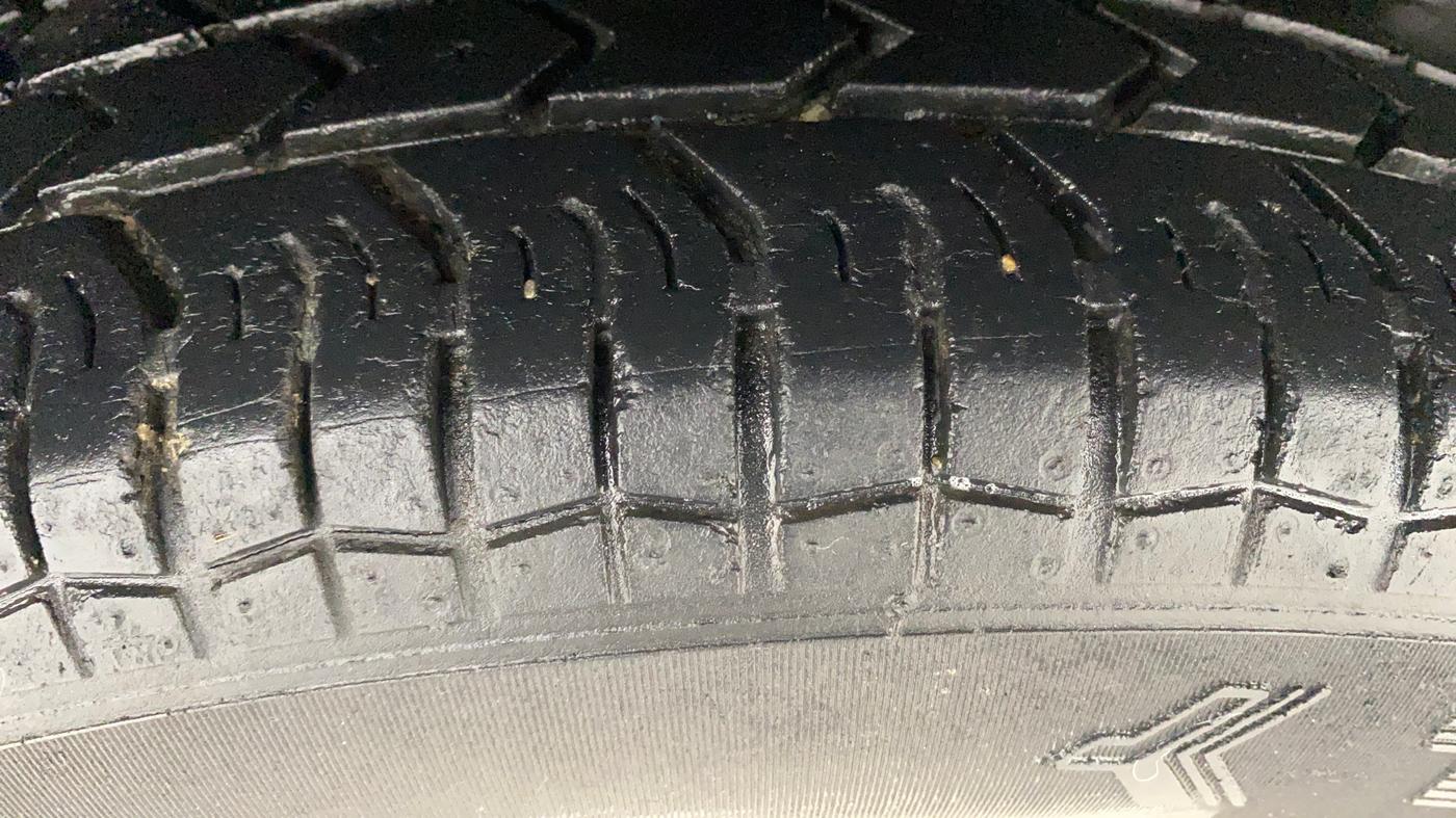 2016 Maruti Swift Dzire VXI, Petrol, Manual, 35,443 km, Right Rear Tyre Tread