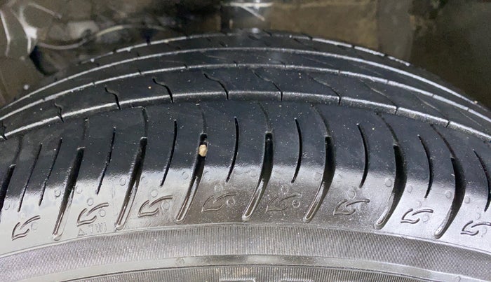 2018 Maruti Vitara Brezza ZDI + AMT, Diesel, Automatic, 98,499 km, Left Front Tyre Tread