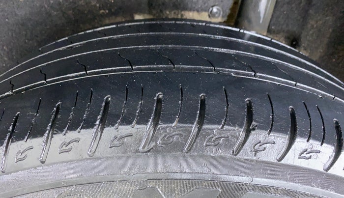2018 Maruti Vitara Brezza ZDI + AMT, Diesel, Automatic, 98,499 km, Left Rear Tyre Tread