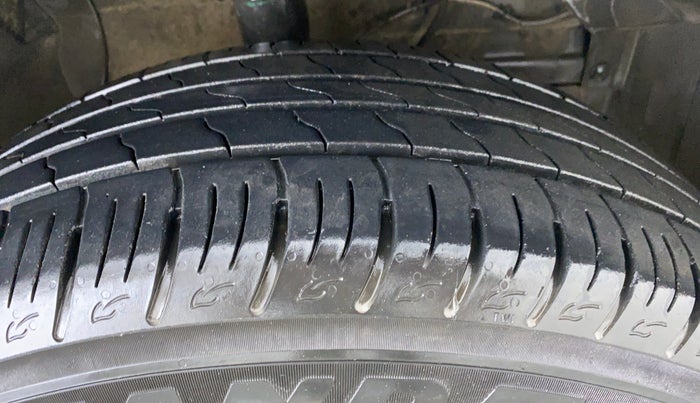 2018 Maruti Vitara Brezza ZDI + AMT, Diesel, Automatic, 98,499 km, Right Front Tyre Tread