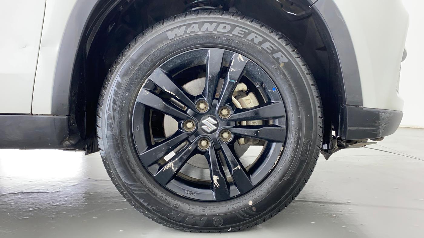 2018 Maruti Vitara Brezza ZDI + AMT, Diesel, Automatic, 98,499 km, Right Front Wheel