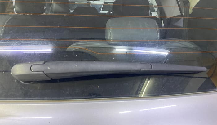 2022 Mahindra XUV700 AX 5 P MT 7 STR, Petrol, Manual, 66,407 km, Rear Wiper