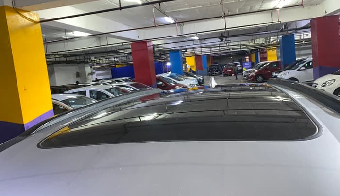 2022 Mahindra XUV700 AX 5 P MT 7 STR, Petrol, Manual, 66,407 km, Moonroof/ Sunroof