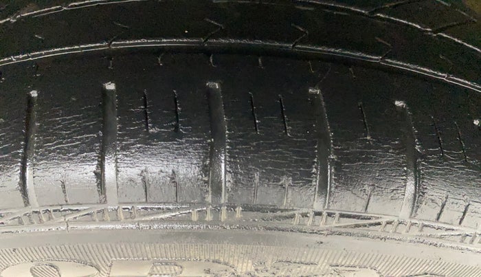 2015 Hyundai Grand i10 ASTA 1.2 KAPPA VTVT, Petrol, Manual, 22,978 km, Left Front Tyre Tread