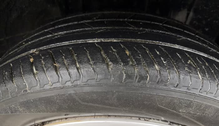 2022 Nissan MAGNITE XE, Petrol, Manual, 66,523 km, Right Front Tyre Tread