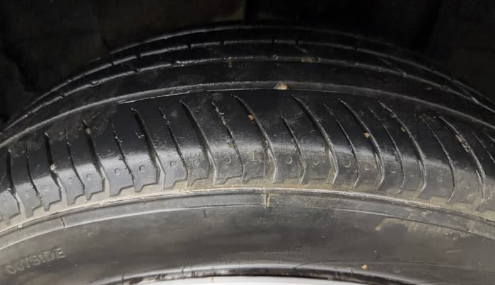 2022 Nissan MAGNITE XE, Petrol, Manual, 66,523 km, Left Rear Tyre Tread