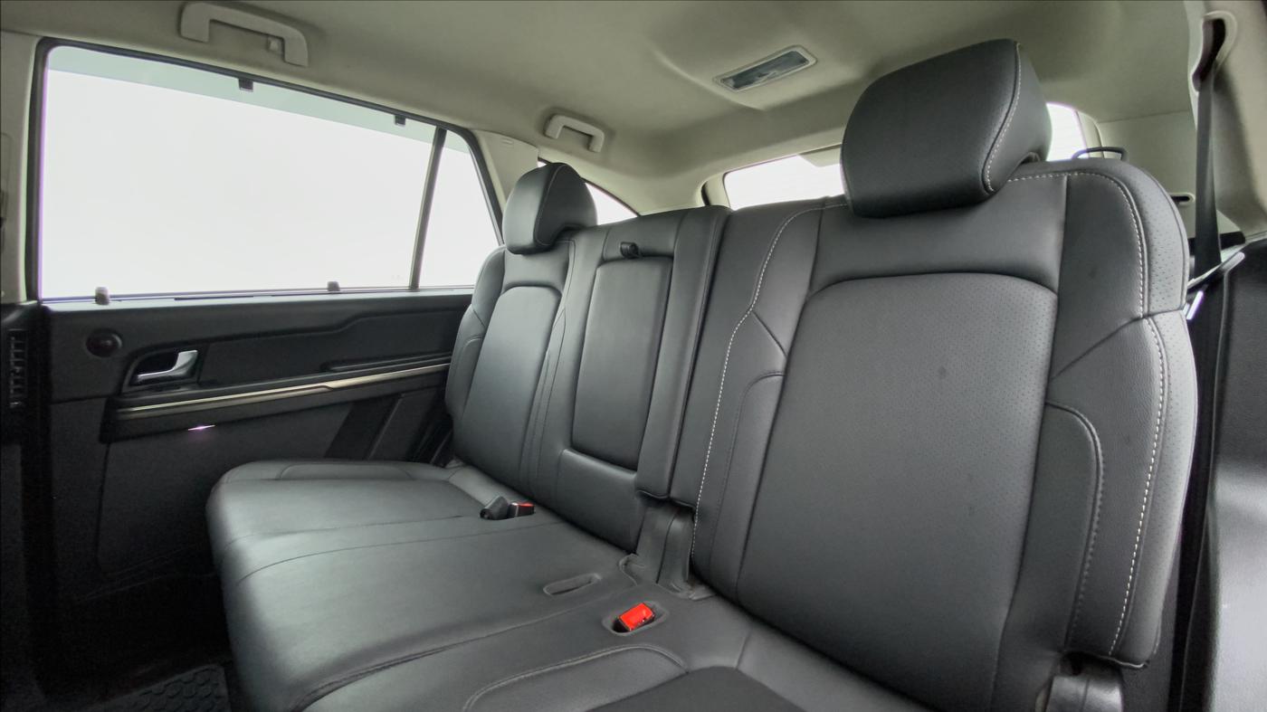 2017 Tata Hexa Varicor 400 XT, Diesel, Manual, 48,167 km, Right Side Rear Door Cabin