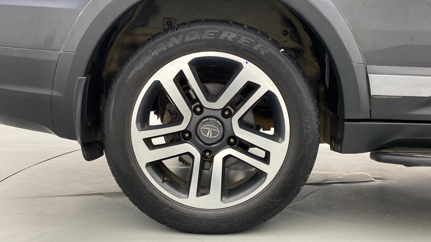 2017 Tata Hexa Varicor 400 XT, Diesel, Manual, 48,167 km, Right Rear Wheel