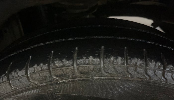 2014 Maruti Alto 800 LXI, Petrol, Manual, 47,303 km, Left Rear Tyre Tread