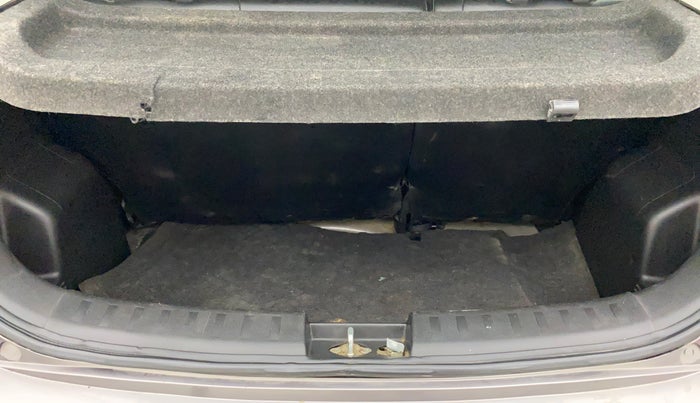 2015 Maruti Swift LXI, Petrol, Manual, 66,439 km, Boot Inside