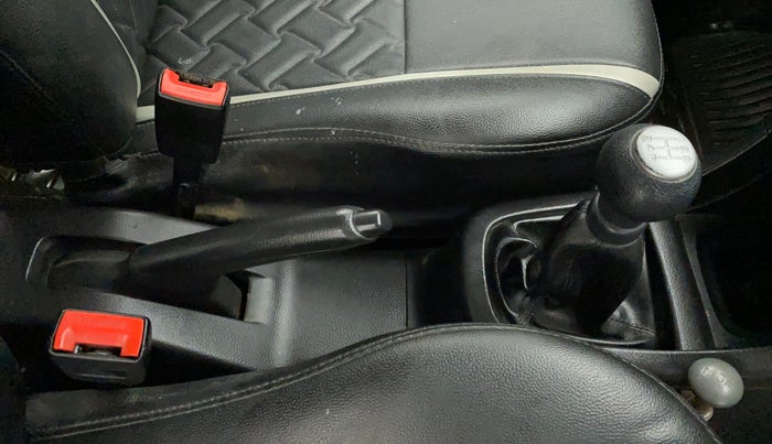 2015 Maruti Swift LXI, Petrol, Manual, 66,439 km, Gear Lever