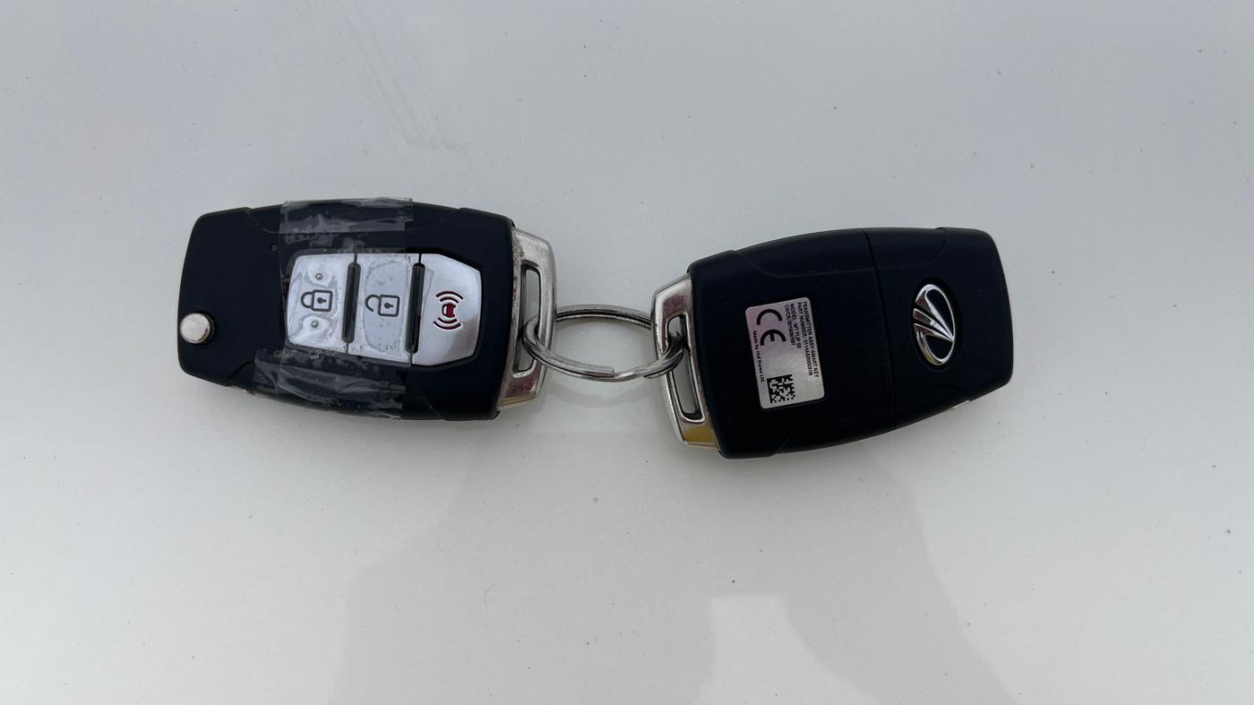 2021 Mahindra XUV300 W8 1.2 PETROL, Petrol, Manual, 44,374 km, Key Close Up