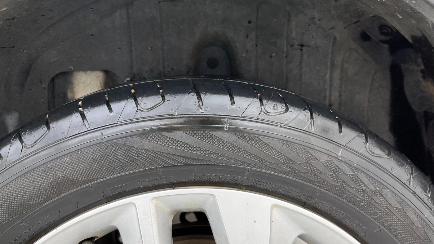 2021 Mahindra XUV300 W8 1.2 PETROL, Petrol, Manual, 44,374 km, Left Rear Tyre Tread